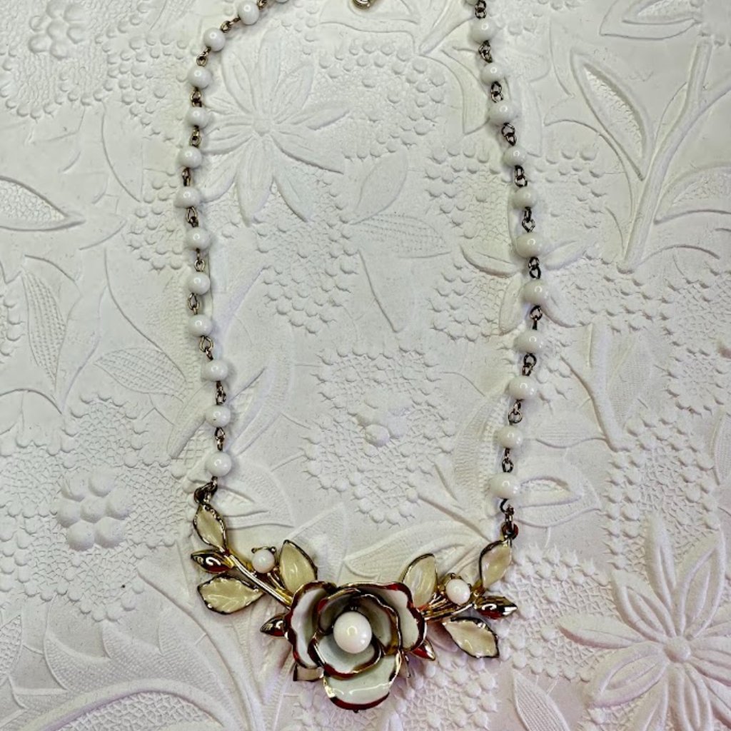 Vintage Coro Enamel Rose Necklace White Milk Glass Beads Floral Mid Century Roma 38$